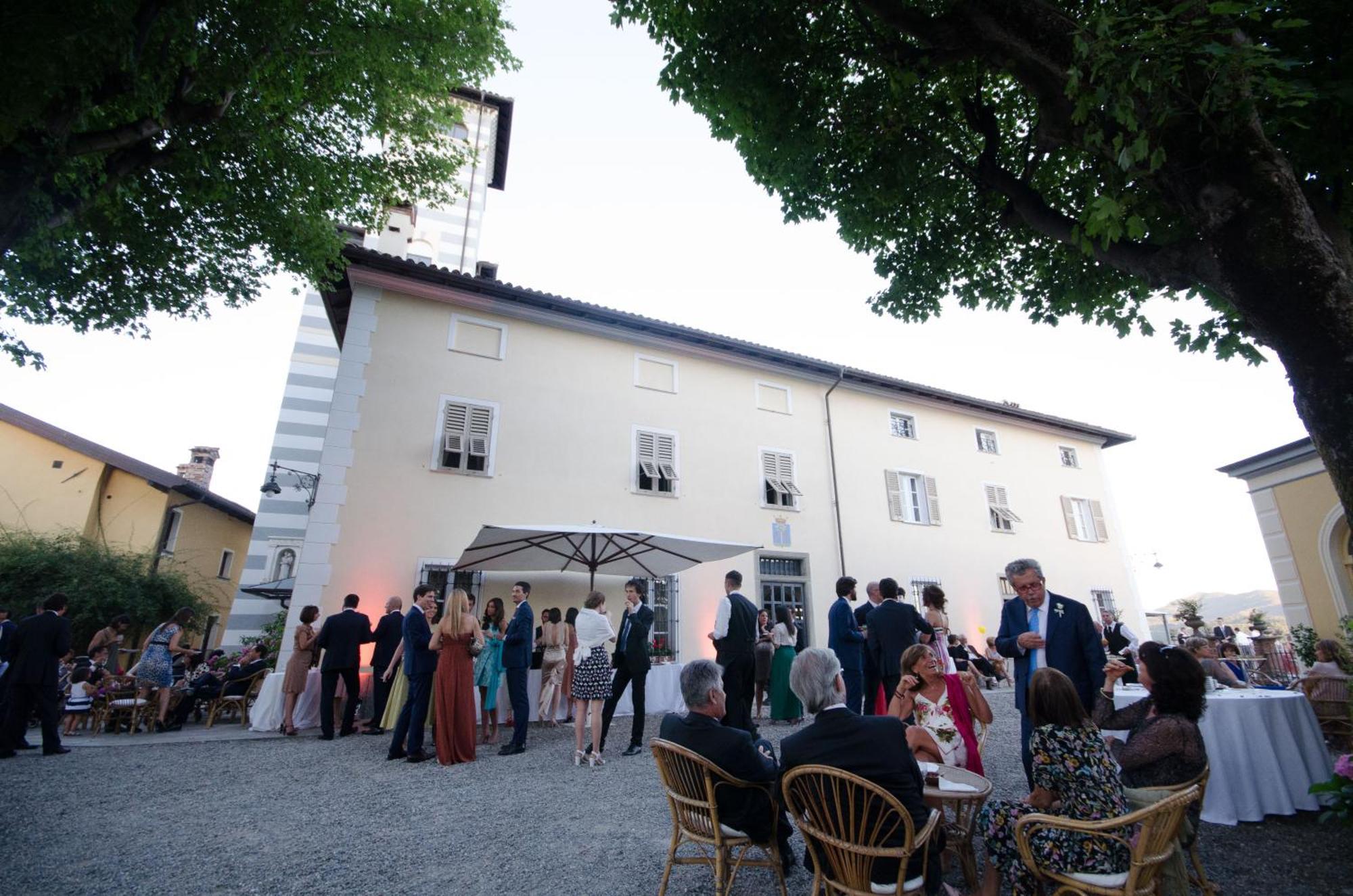 Castello Di Grillano Guest House Ovada Buitenkant foto